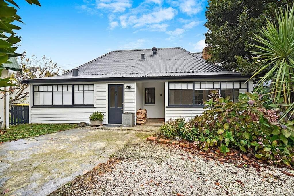 Blackwood Tree Cottage - Heritage Listed Property - Evandale! Dış mekan fotoğraf