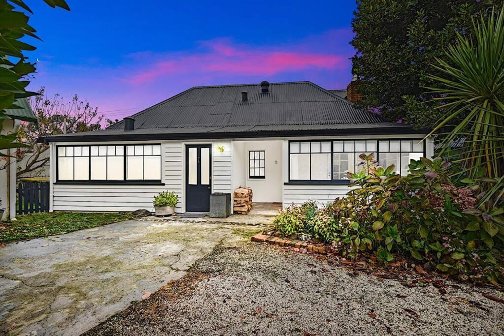 Blackwood Tree Cottage - Heritage Listed Property - Evandale! Dış mekan fotoğraf